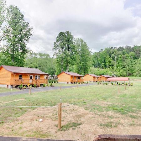 Bears Den Cabin With Porch About 5 Mi To Bryson City! Экстерьер фото