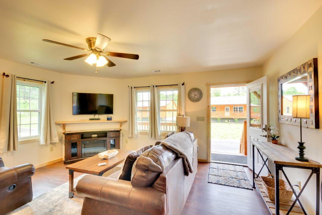 Bears Den Cabin With Porch About 5 Mi To Bryson City! Экстерьер фото