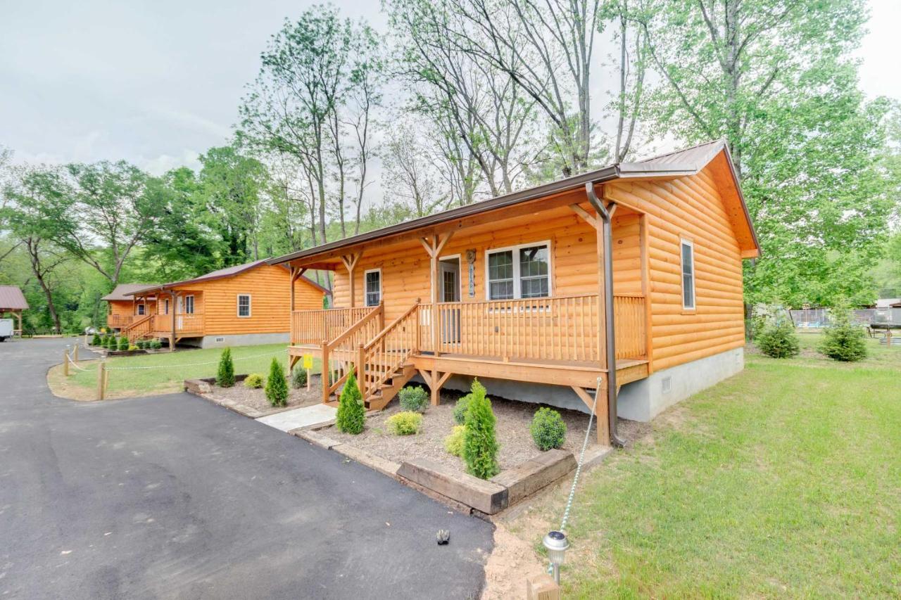 Bears Den Cabin With Porch About 5 Mi To Bryson City! Экстерьер фото