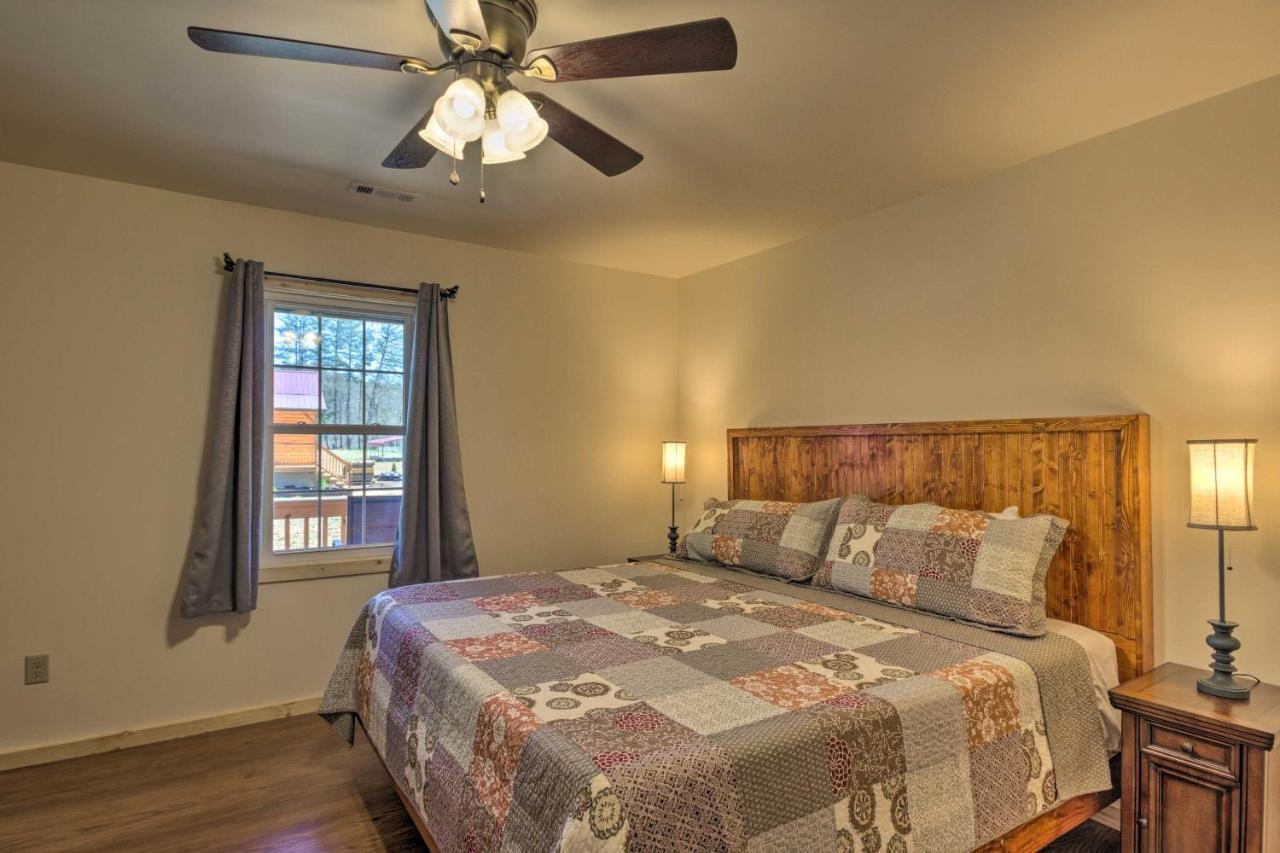 Bears Den Cabin With Porch About 5 Mi To Bryson City! Экстерьер фото