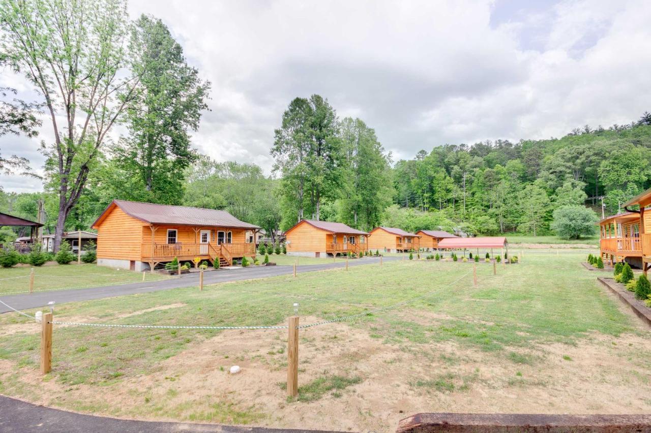 Bears Den Cabin With Porch About 5 Mi To Bryson City! Экстерьер фото