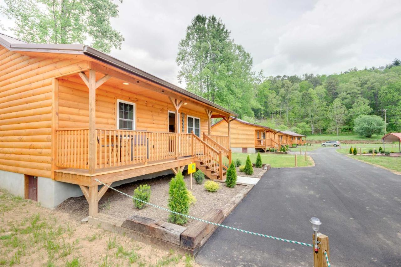Bears Den Cabin With Porch About 5 Mi To Bryson City! Экстерьер фото