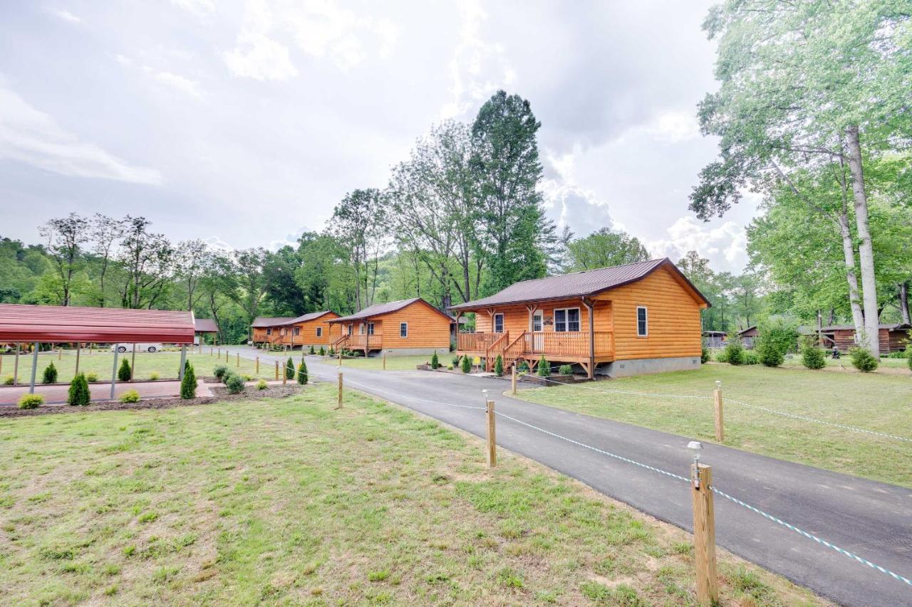 Bears Den Cabin With Porch About 5 Mi To Bryson City! Экстерьер фото